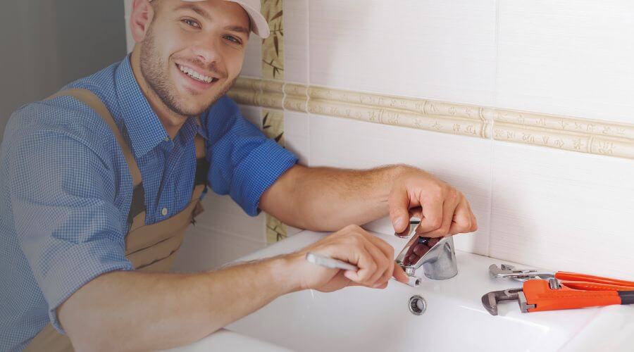 Expert burst pipe repair services in Colfax, IL
